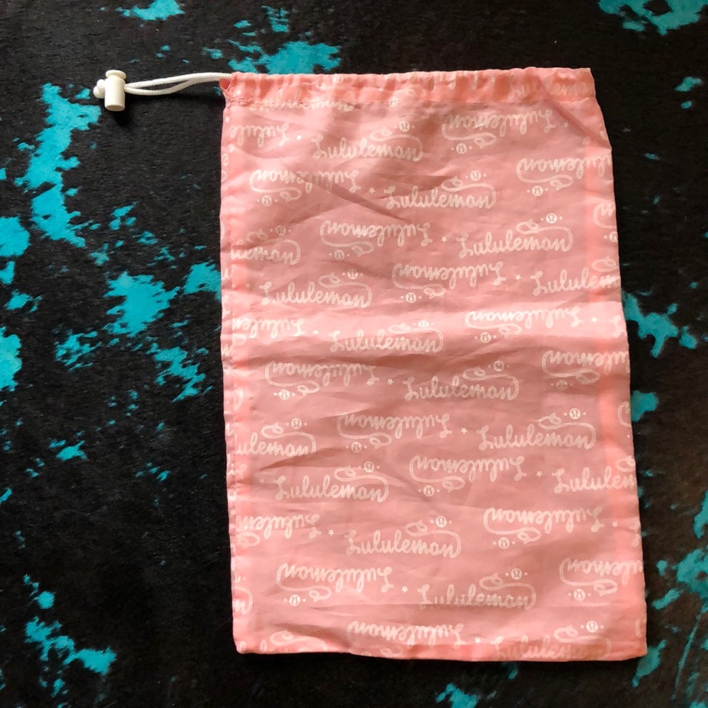 Lululemon CUTE 11x17 bag